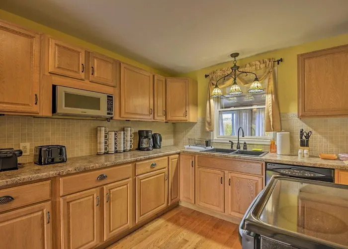 Spacious Home By Finger Lakes And Watkins Glen!